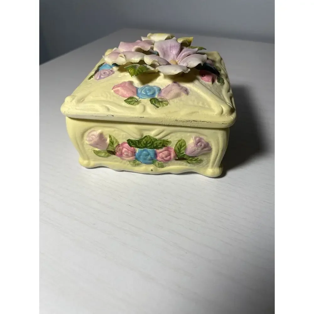 Capodimonte Jewelry Trinket Box Yellow Floral Flowers Gift Vanity Decor Easter